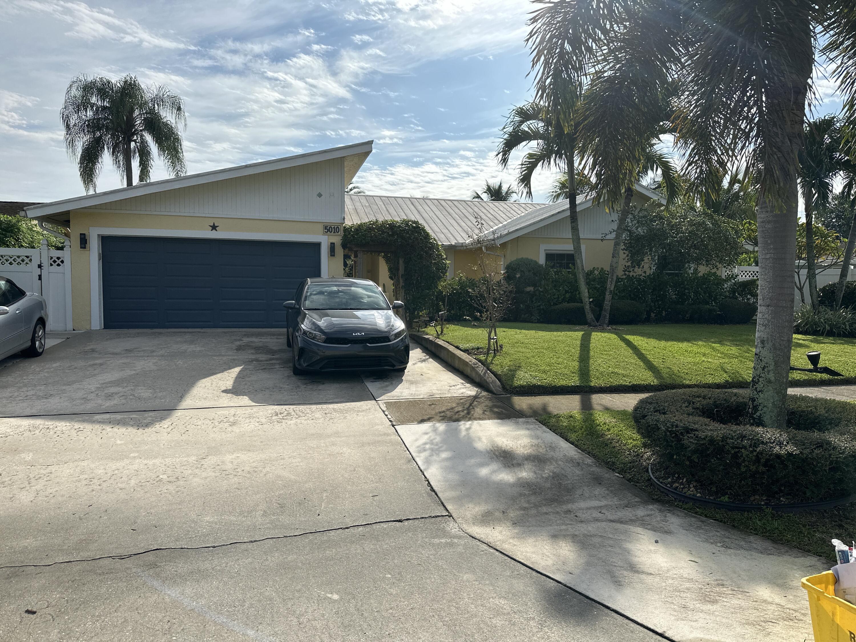 5010 WOODSTONE Circle N, Lake Worth FL 33463