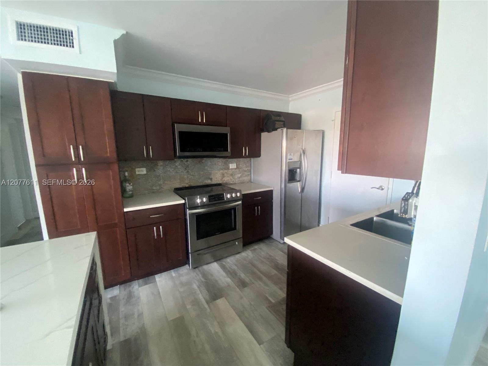 800 NE 195th St # 709 — Photo 2