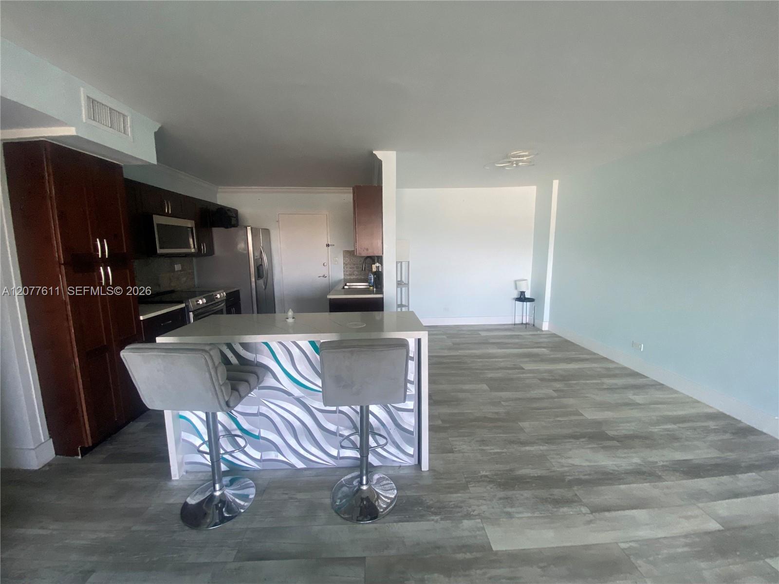 800 NE 195th St # 709 — Photo 3