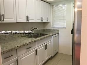 2431 SW 82nd Ave # 103 — Photo 3