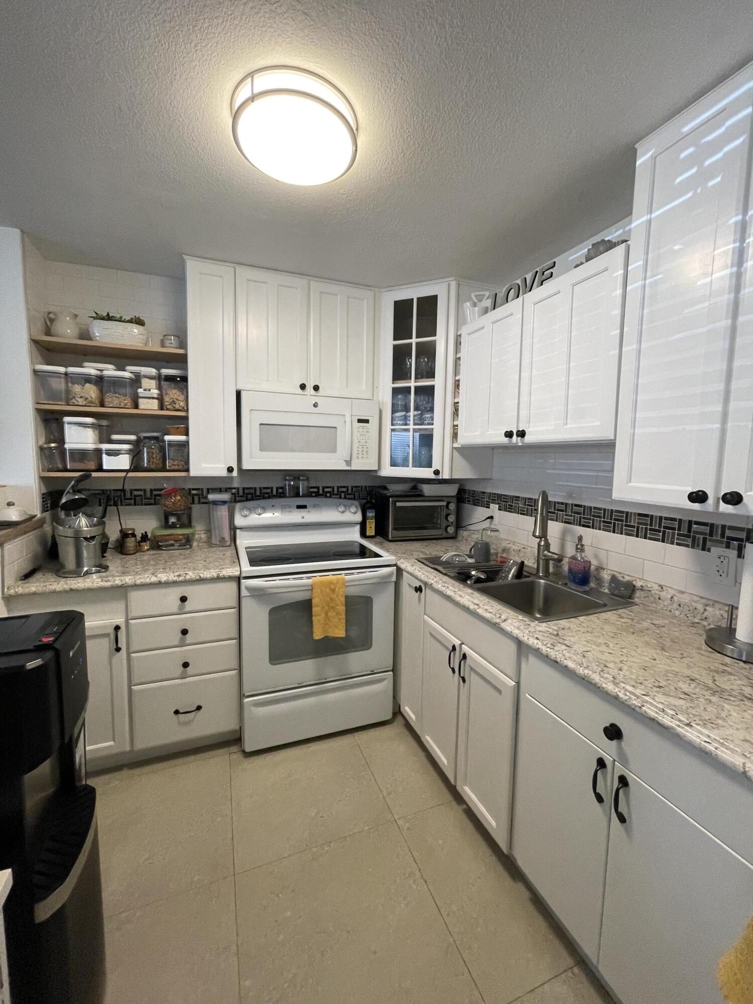 163 LYNDHURST L # 163, Deerfield Beach FL 33442