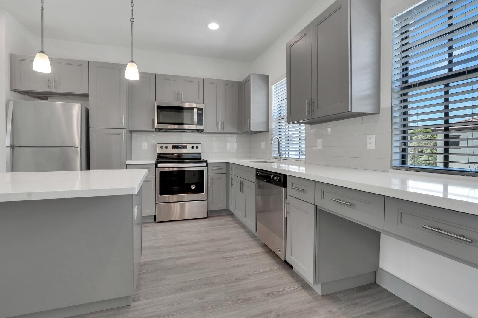 540 NE 14TH Court # 102, Fort Lauderdale FL 33304