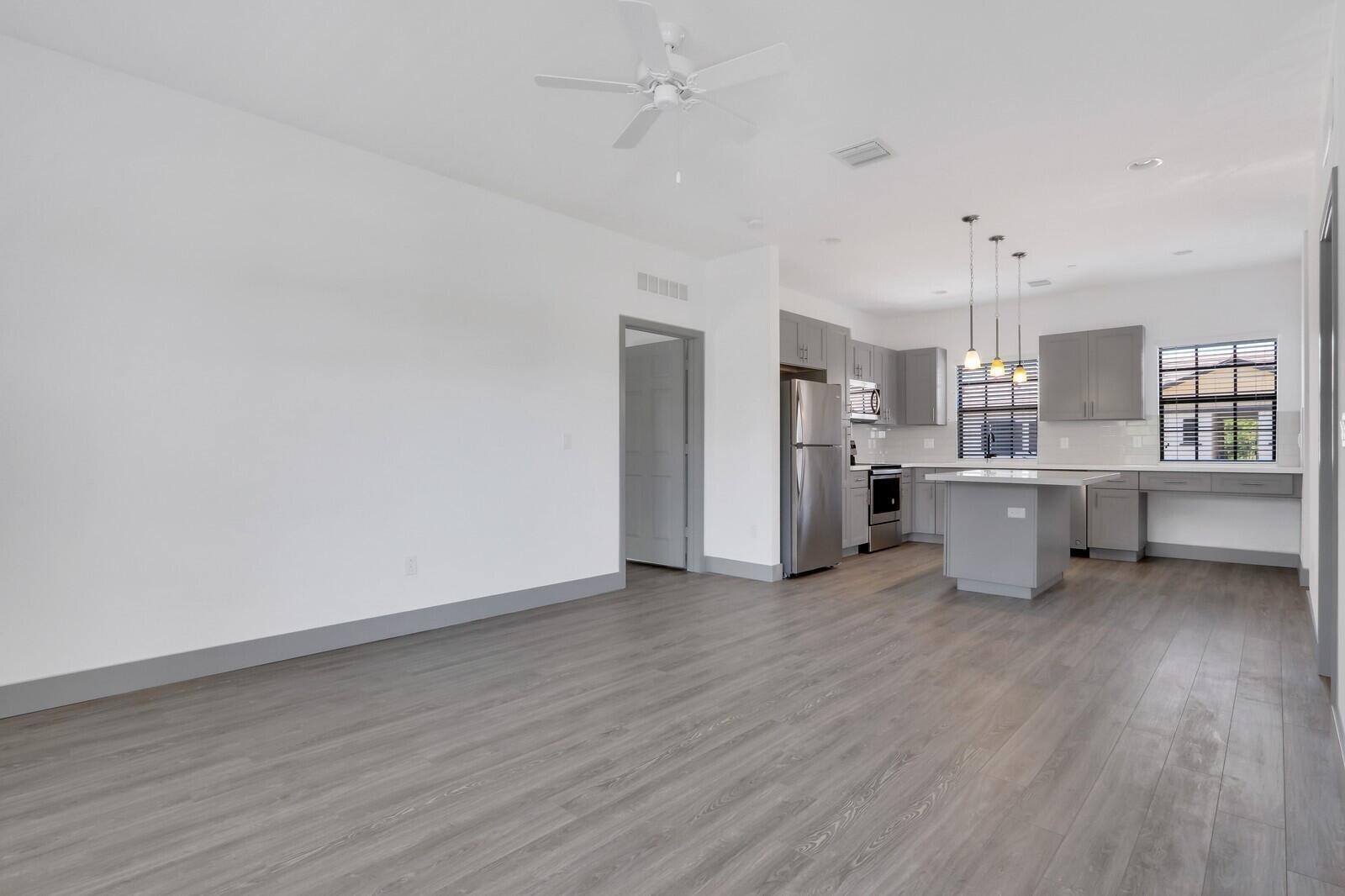 540 NE 14TH Court # 102 — Photo 3