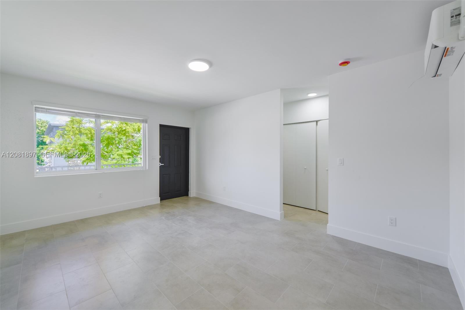 505 SW 7th Ct # 6 — Photo 3