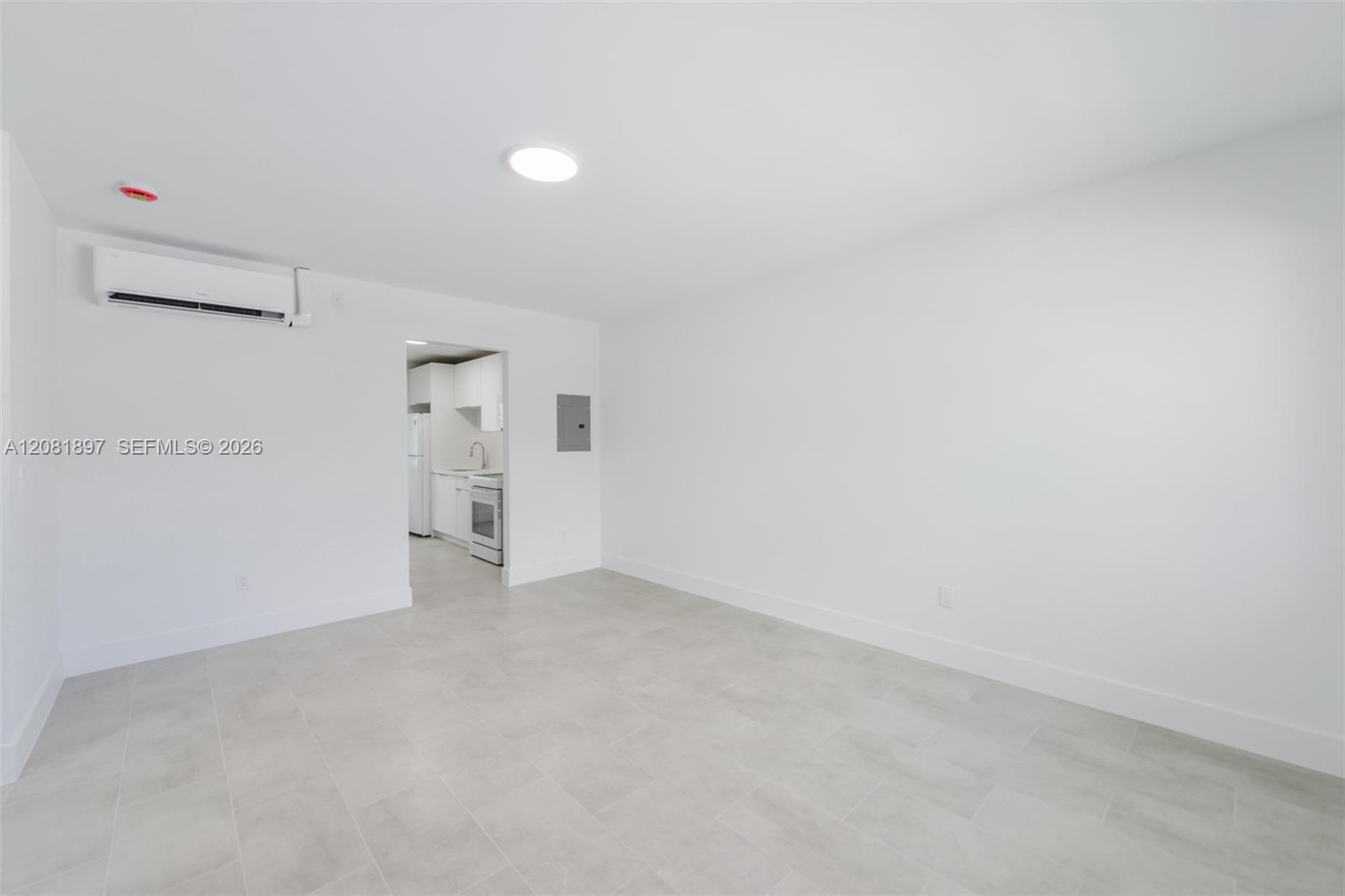 505 SW 7th Ct # 6 — Photo 4