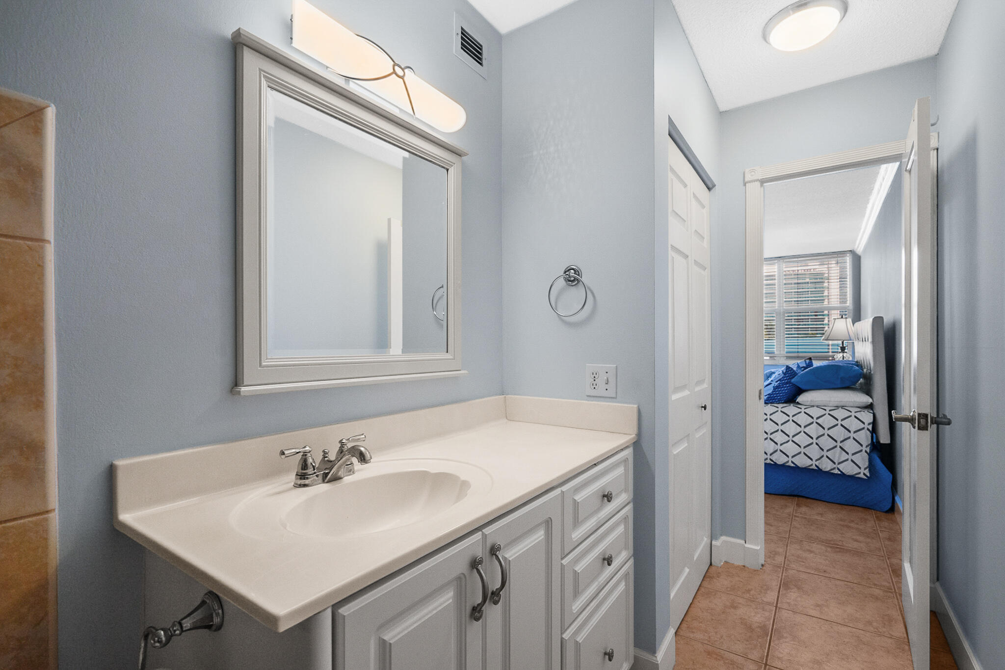 1801 S Ocean Drive Unit 332, Hallandale Beach FL 33009