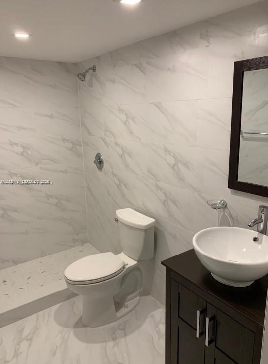 6175 NW 186th St # 305 — Photo 2