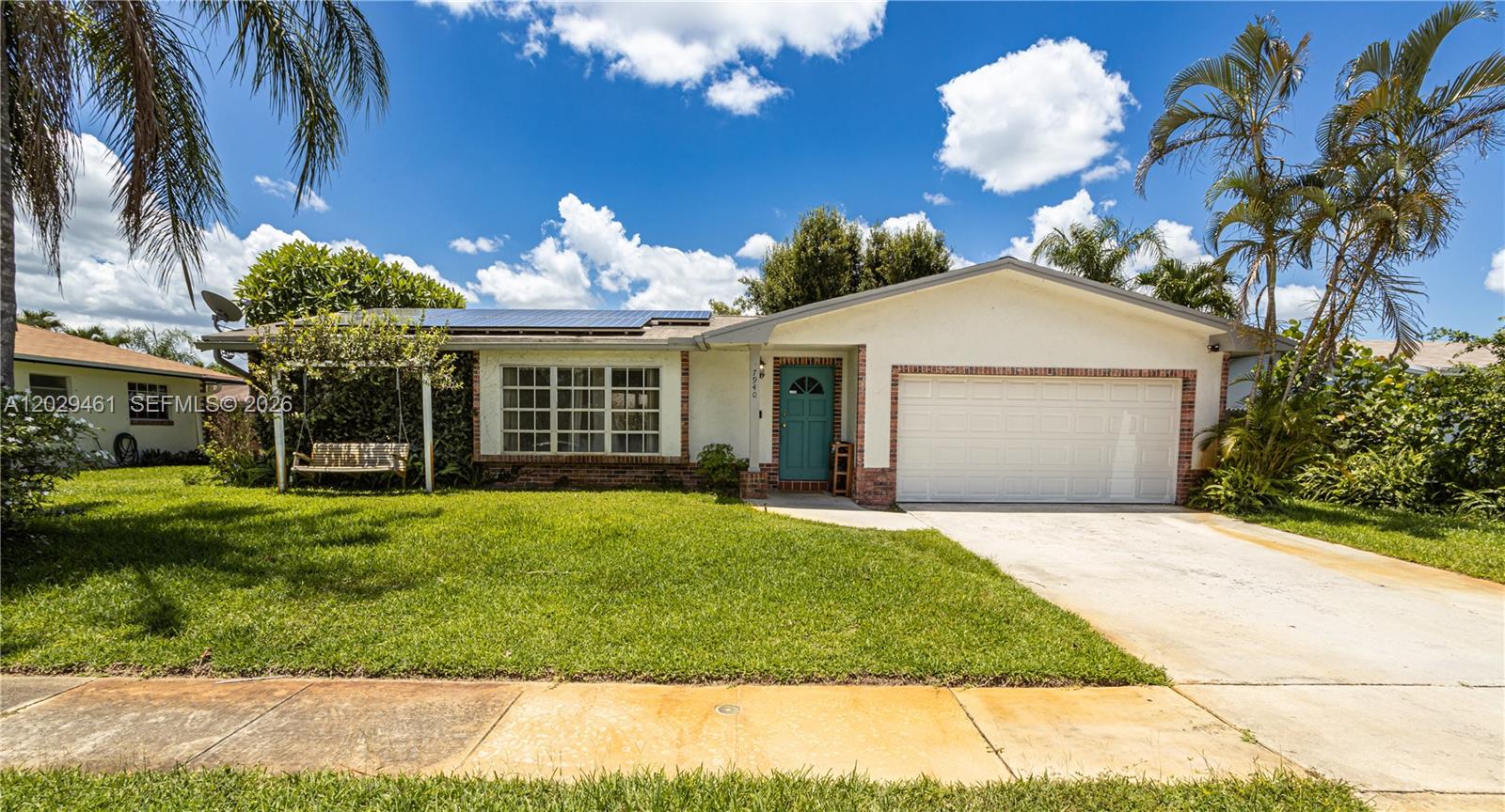 7940 NW 9th St, Margate FL 33063