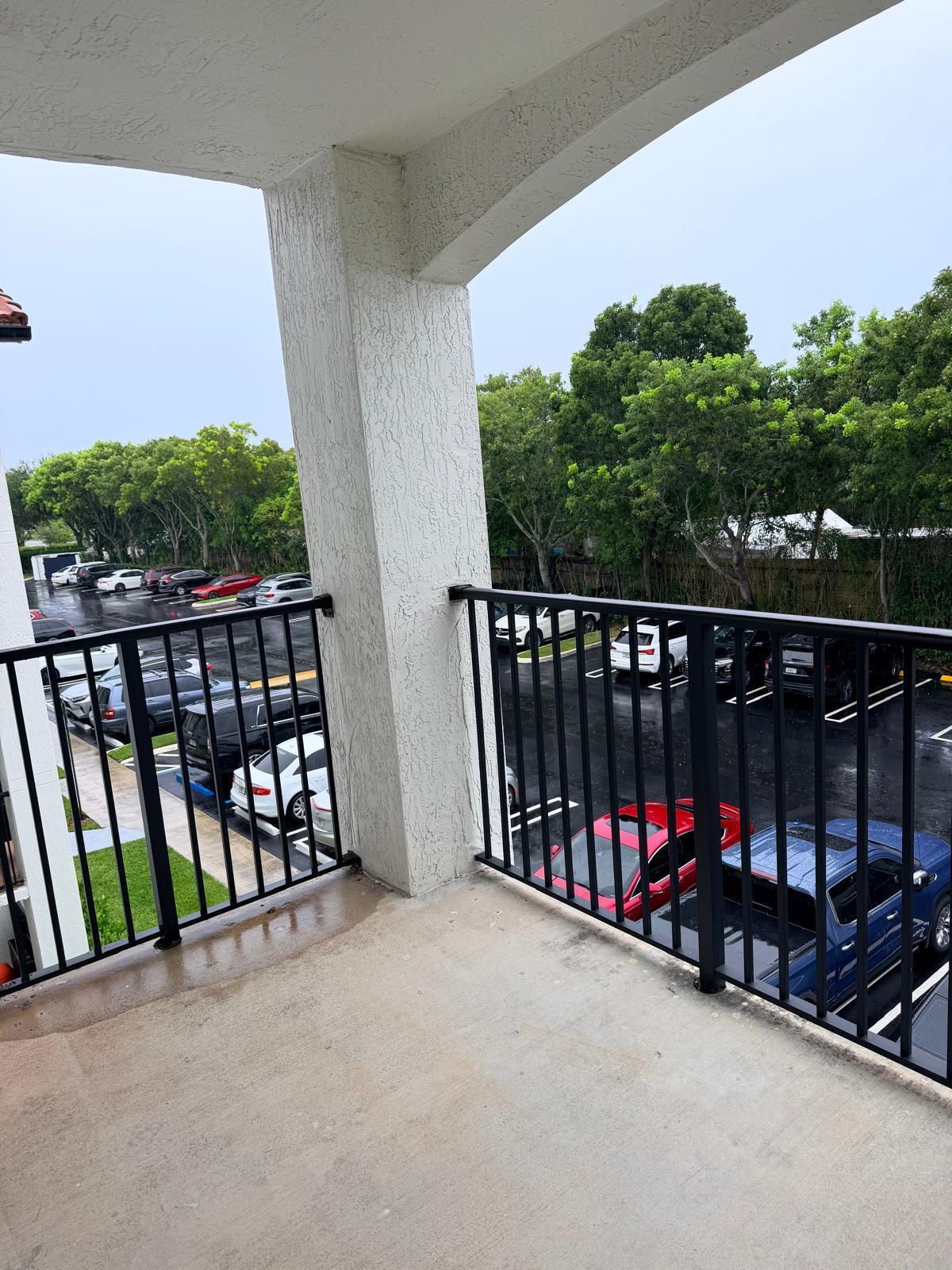 819 VILLA Circle — Photo 4