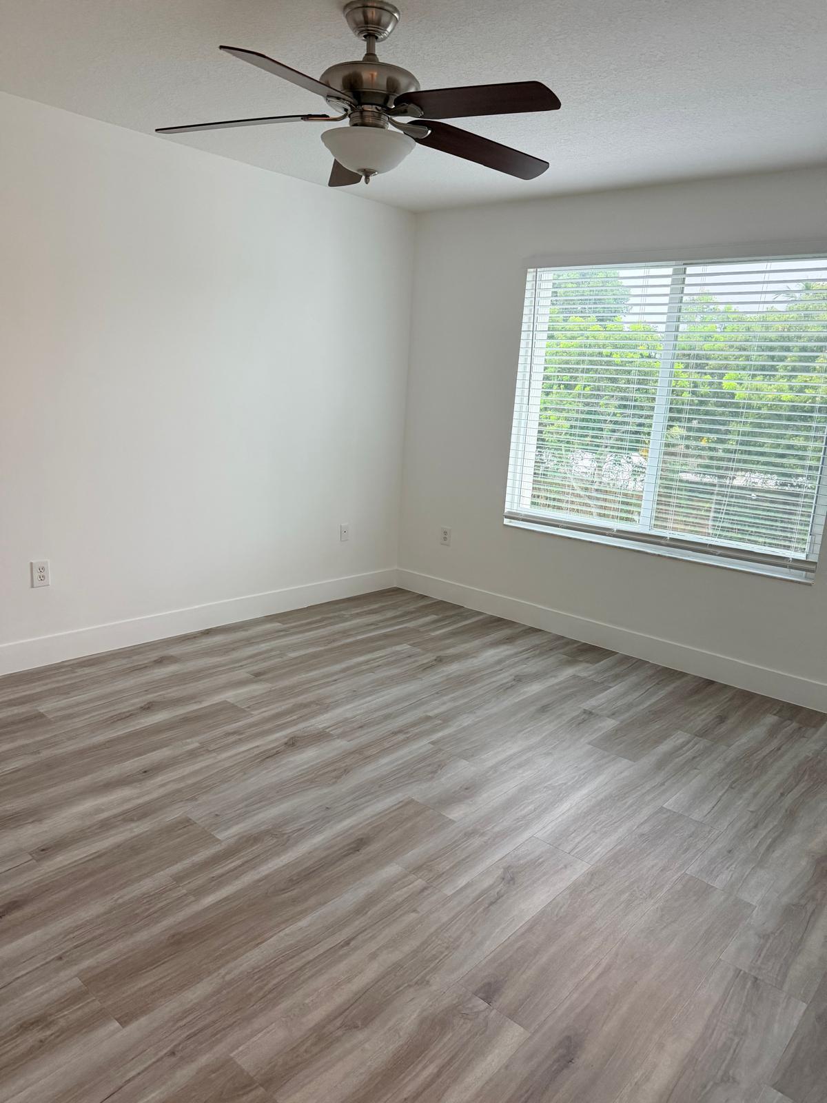 819 VILLA Circle — Photo 5