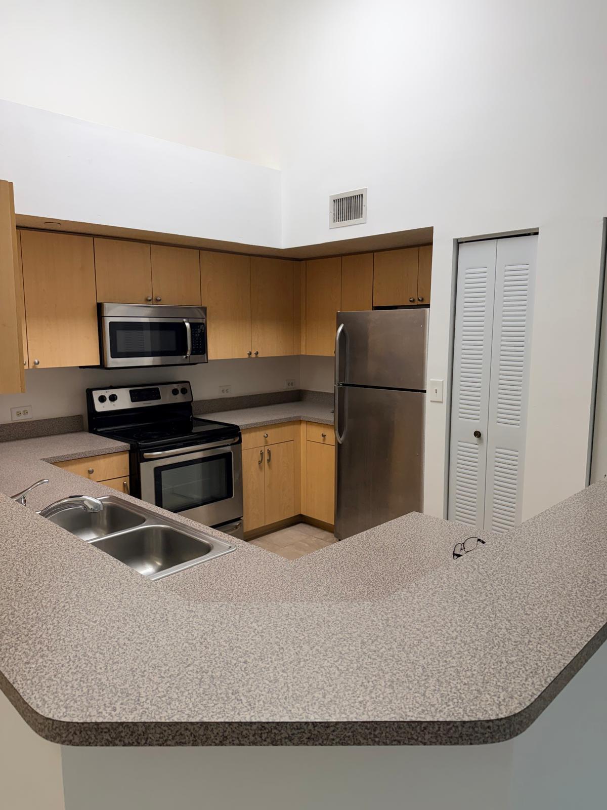 819 VILLA Circle — Photo 2