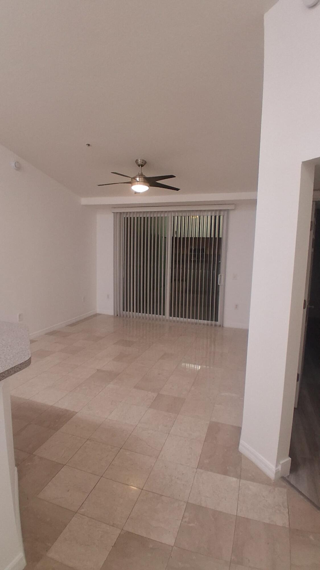 819 VILLA Circle — Photo 3