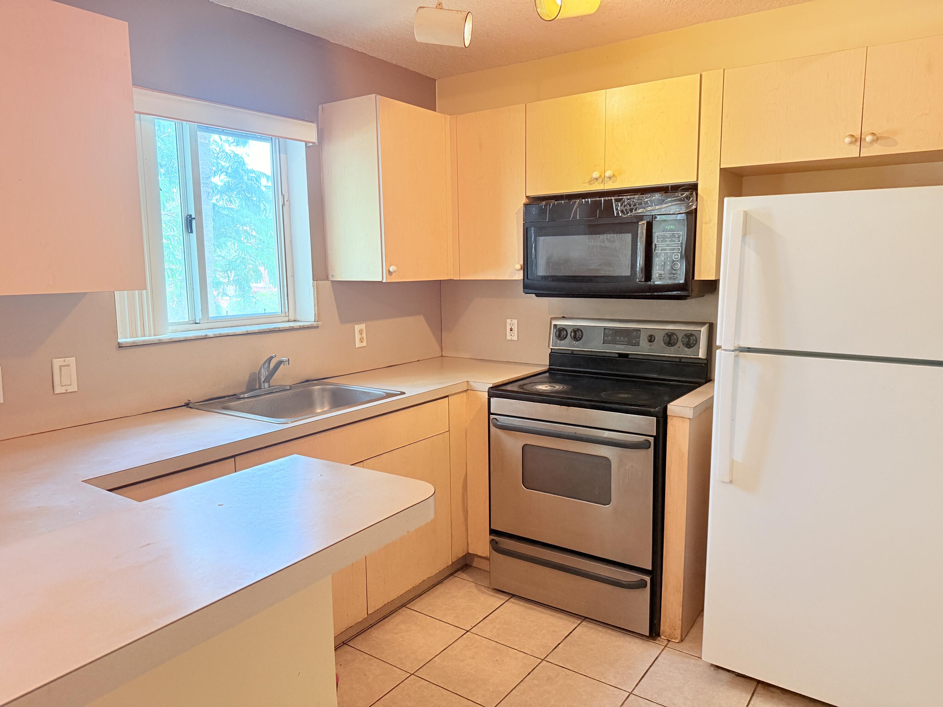 3505 Briar Bay Boulevard Apt 206 — Photo 5