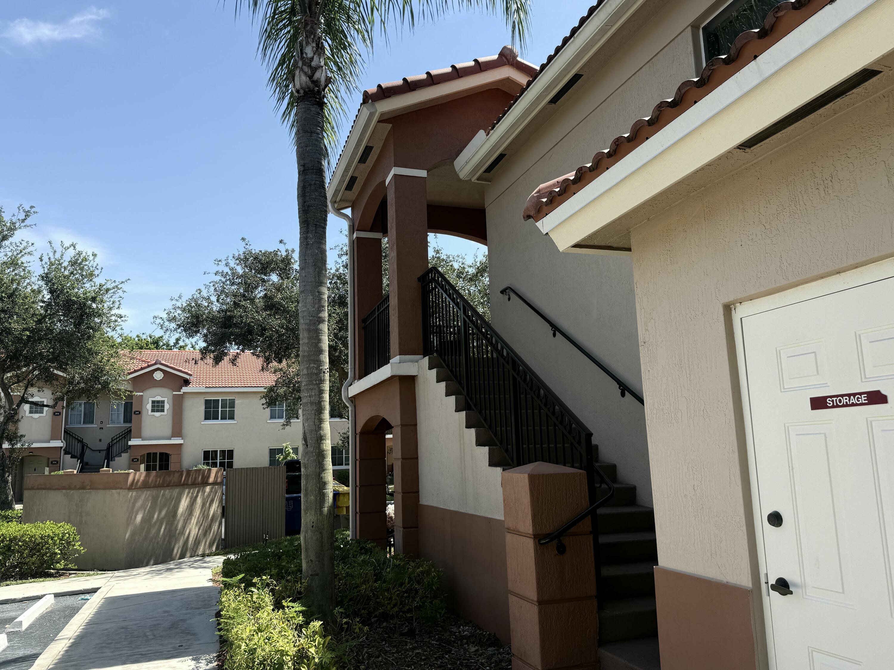 3505 Briar Bay Boulevard Apt 206 — Photo 4