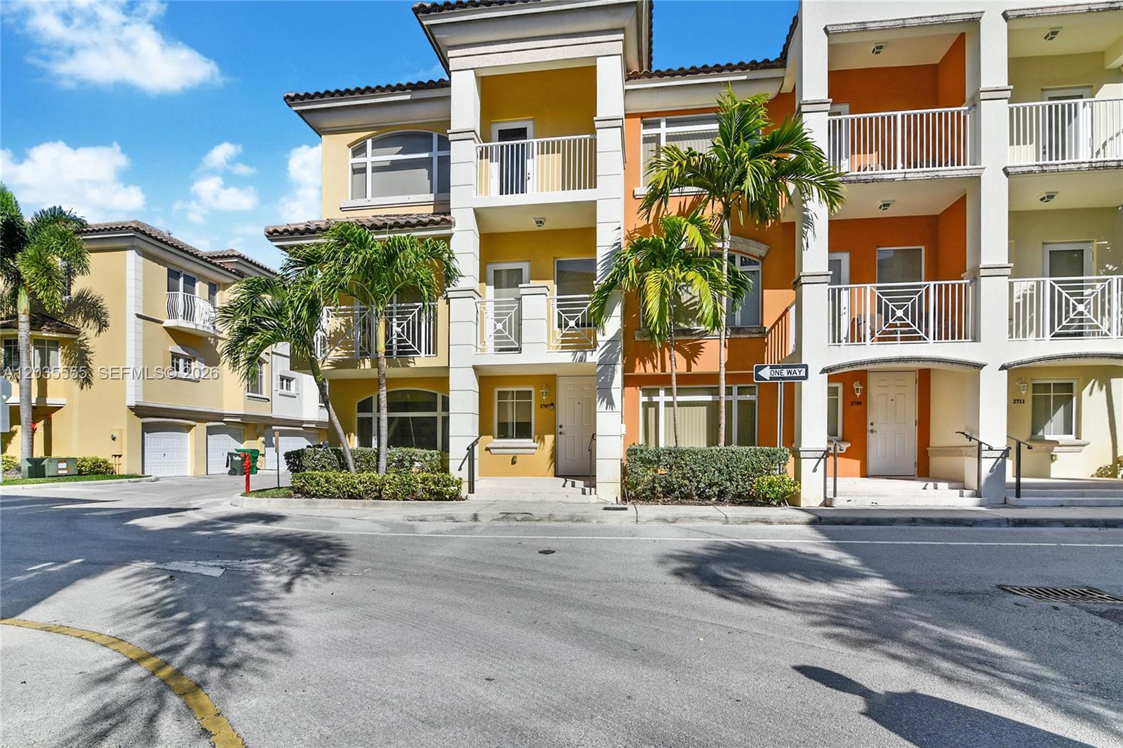 2707 NE 184th Ter, Aventura FL 33160