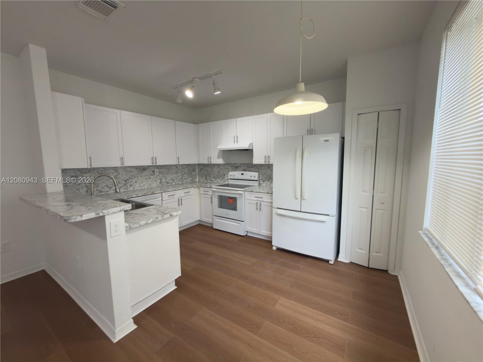 7978 SW 166th Pl — Photo 5