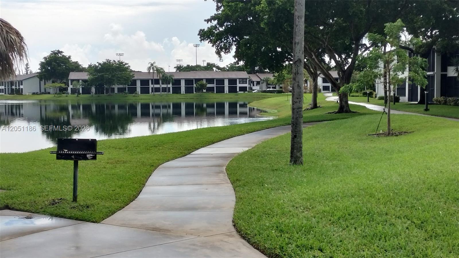212 Lake Pointe Dr # 307, Oakland Park FL 33309