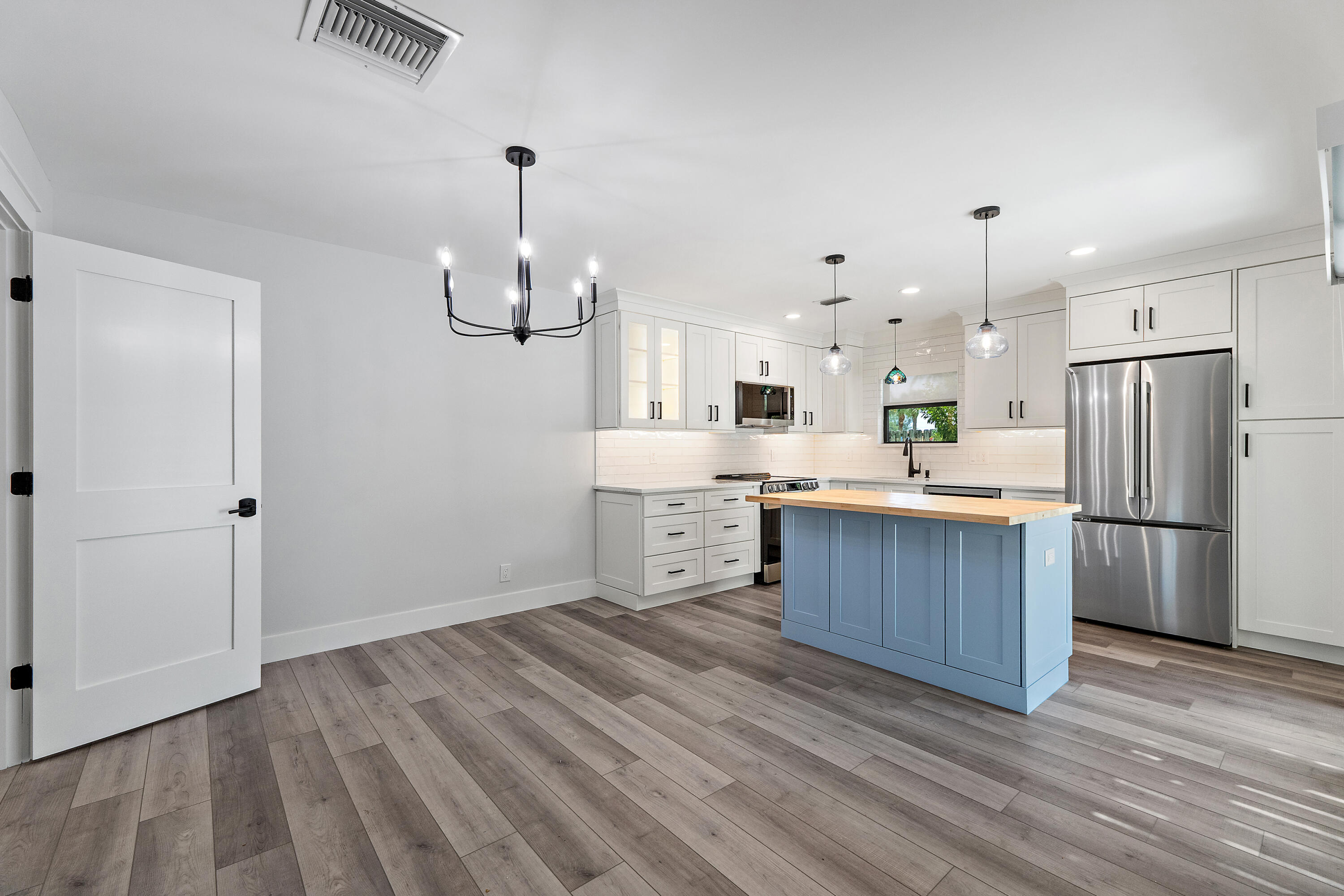 141 E Riverside Drive # 6A — Photo 3