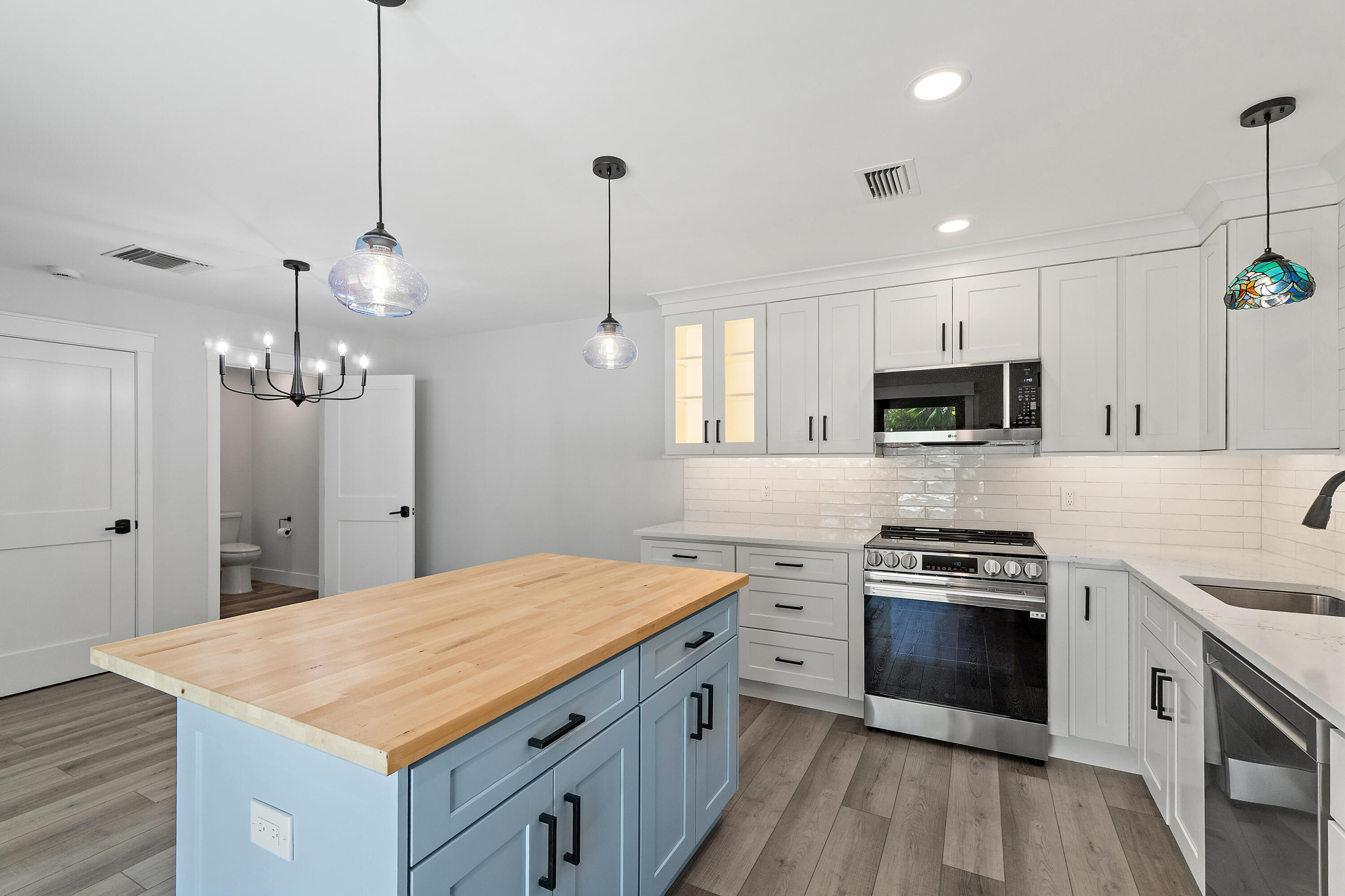 141 E Riverside Drive # 6A — Photo 4