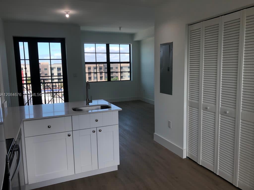 4100 SW 64th Ave # 405 — Photo 5