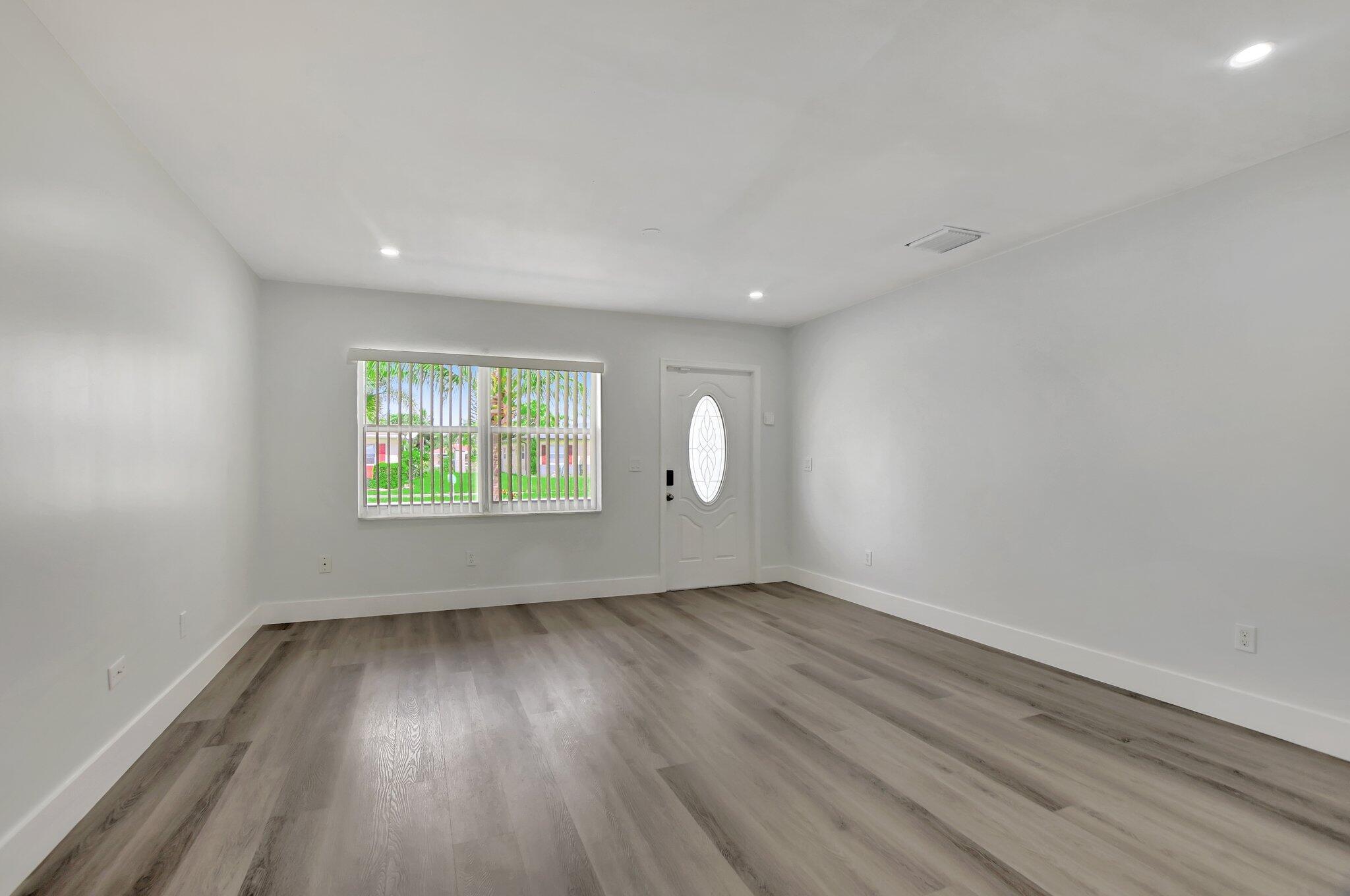 10920 Gable Street — Photo 4