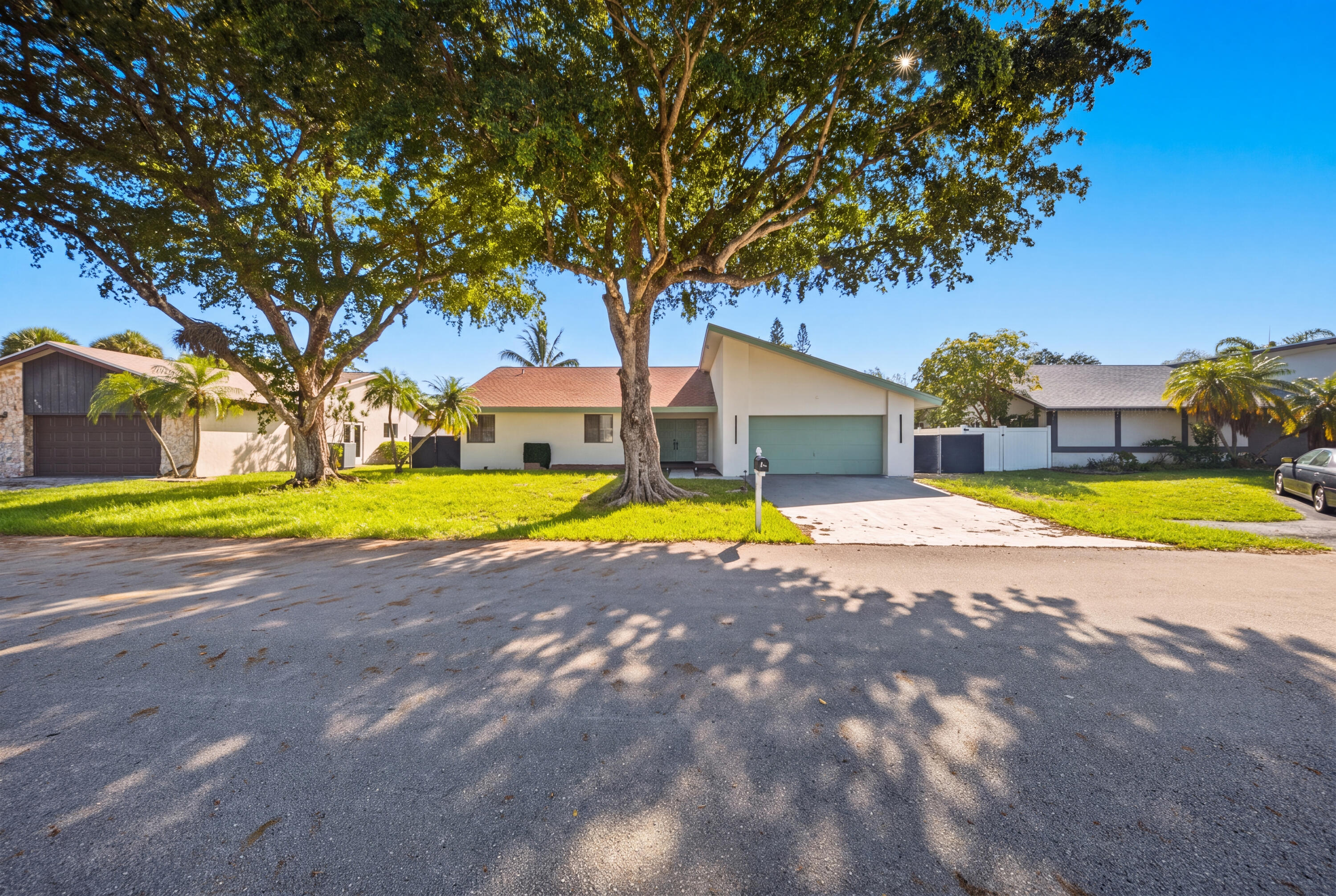 8114 NUTMEG Way, Tamarac FL 33321