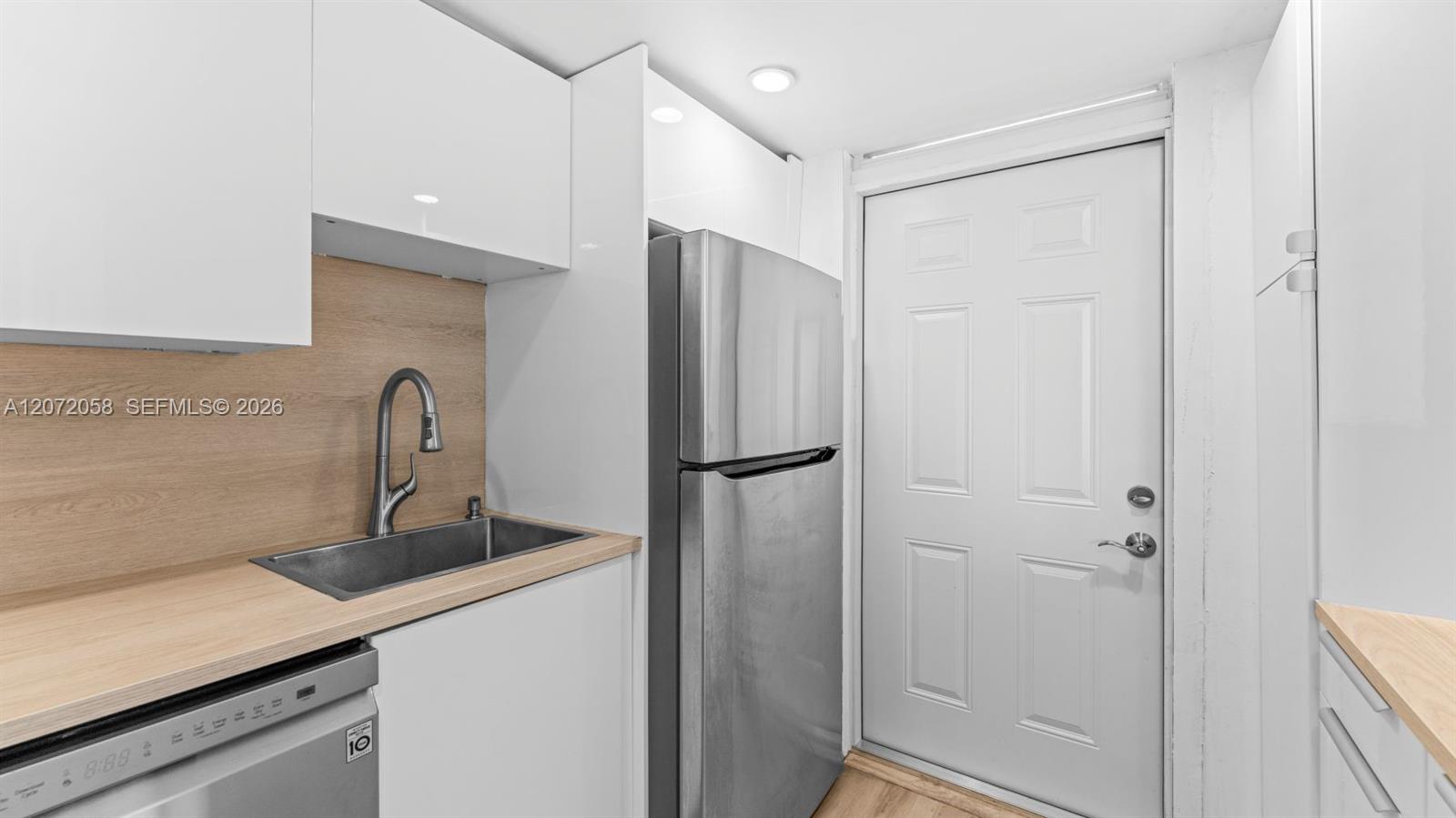 1145 Normandy Dr # 505 — Photo 4