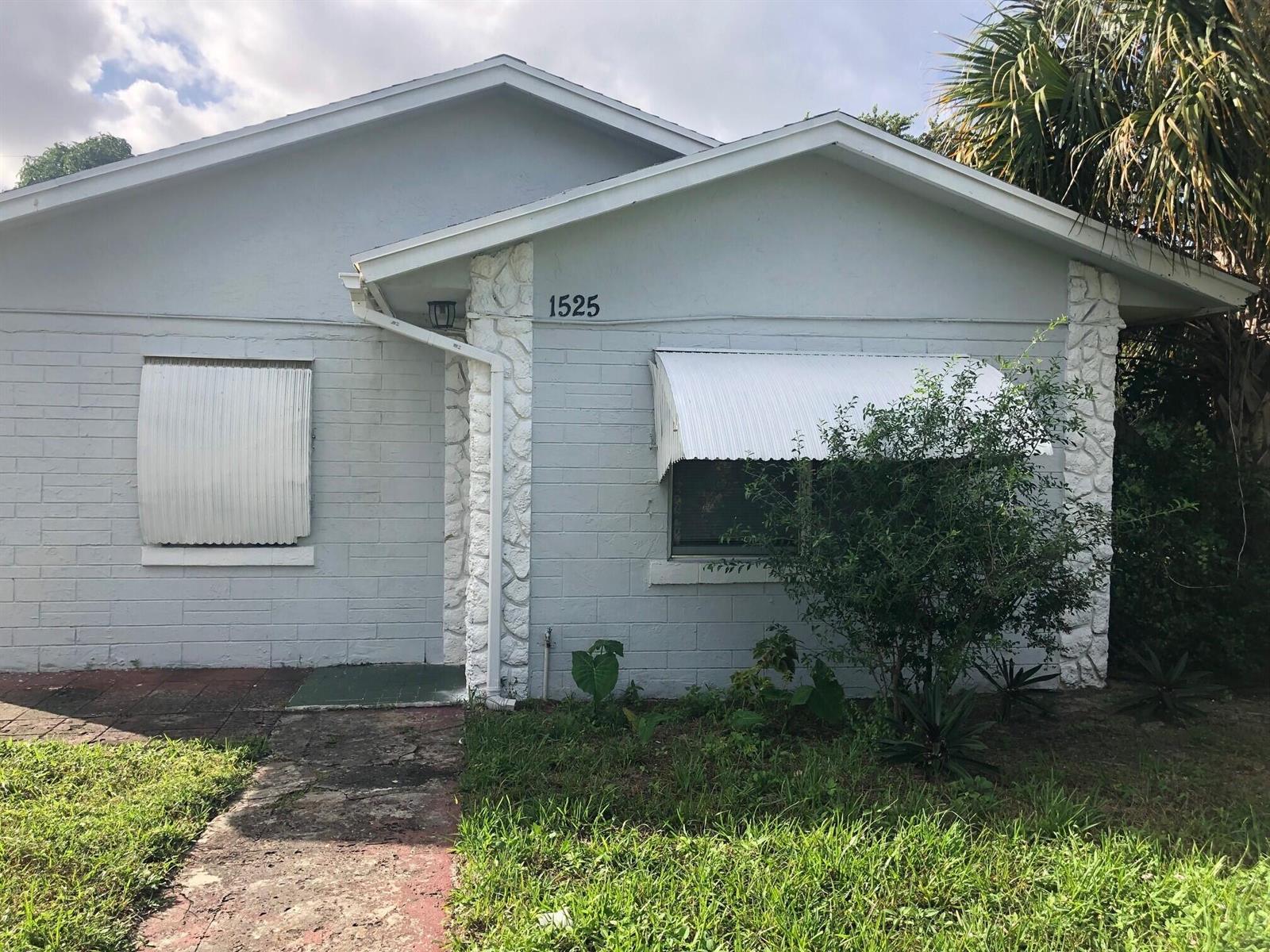 1525 W 15TH Street, Riviera Beach FL 33404