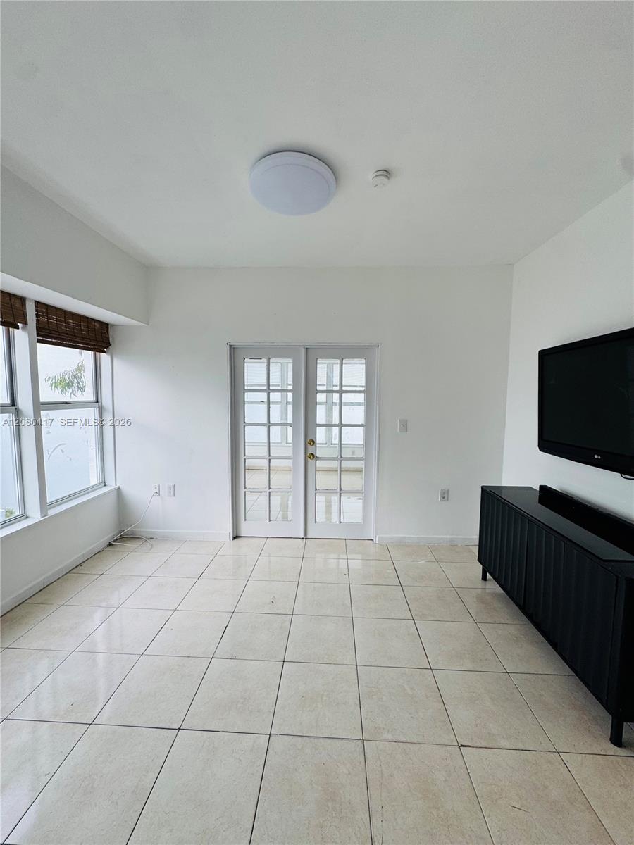 227 1st St # 8, Miami Beach FL 33139