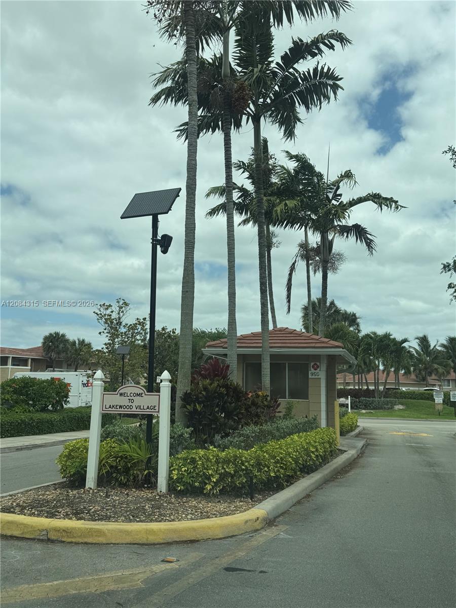 10228 Twin Lakes Dr # 16-E, Coral Springs FL 33071