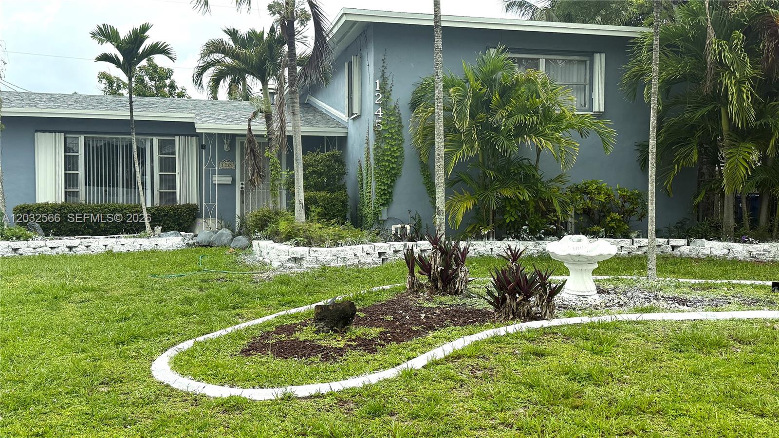 1245 NE 203rd St, Miami FL 33179