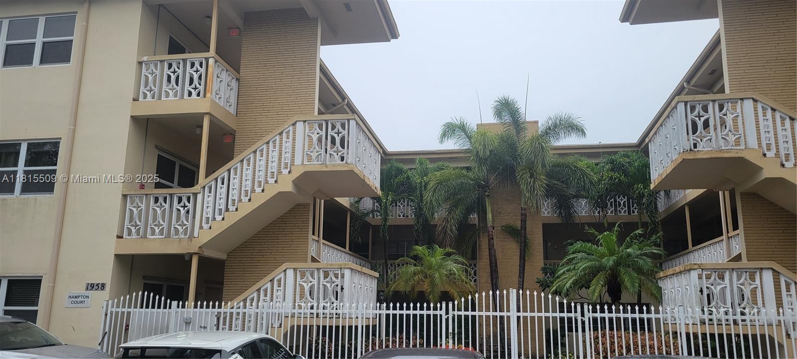 1958 Monroe St # 107, Hollywood FL 33020