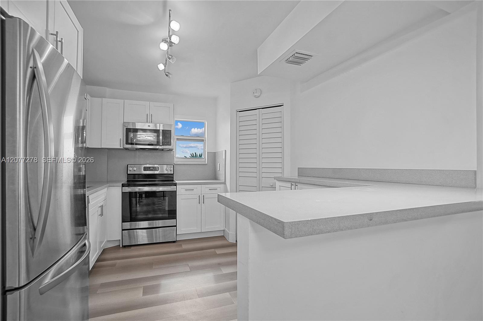 9273 Collins Ave # 309 — Photo 3