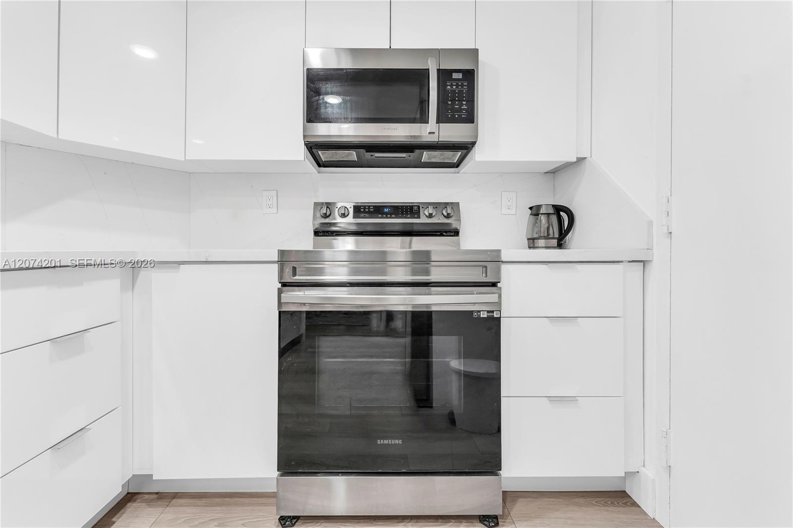 300 Bayview Dr # 214 — Photo 4