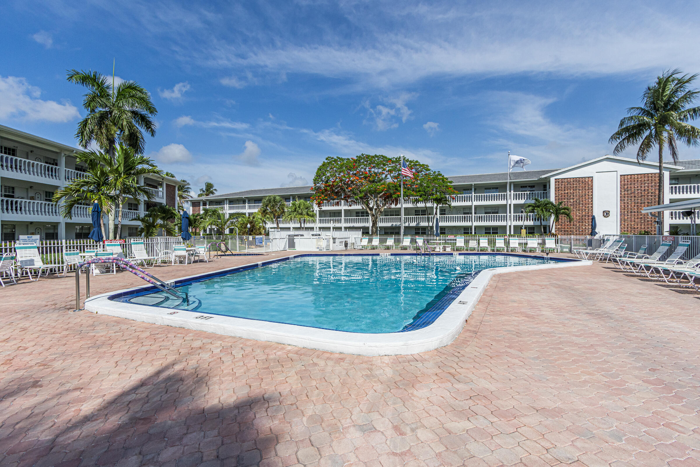 2455 NE 51st Street # E207, Fort Lauderdale FL 33308