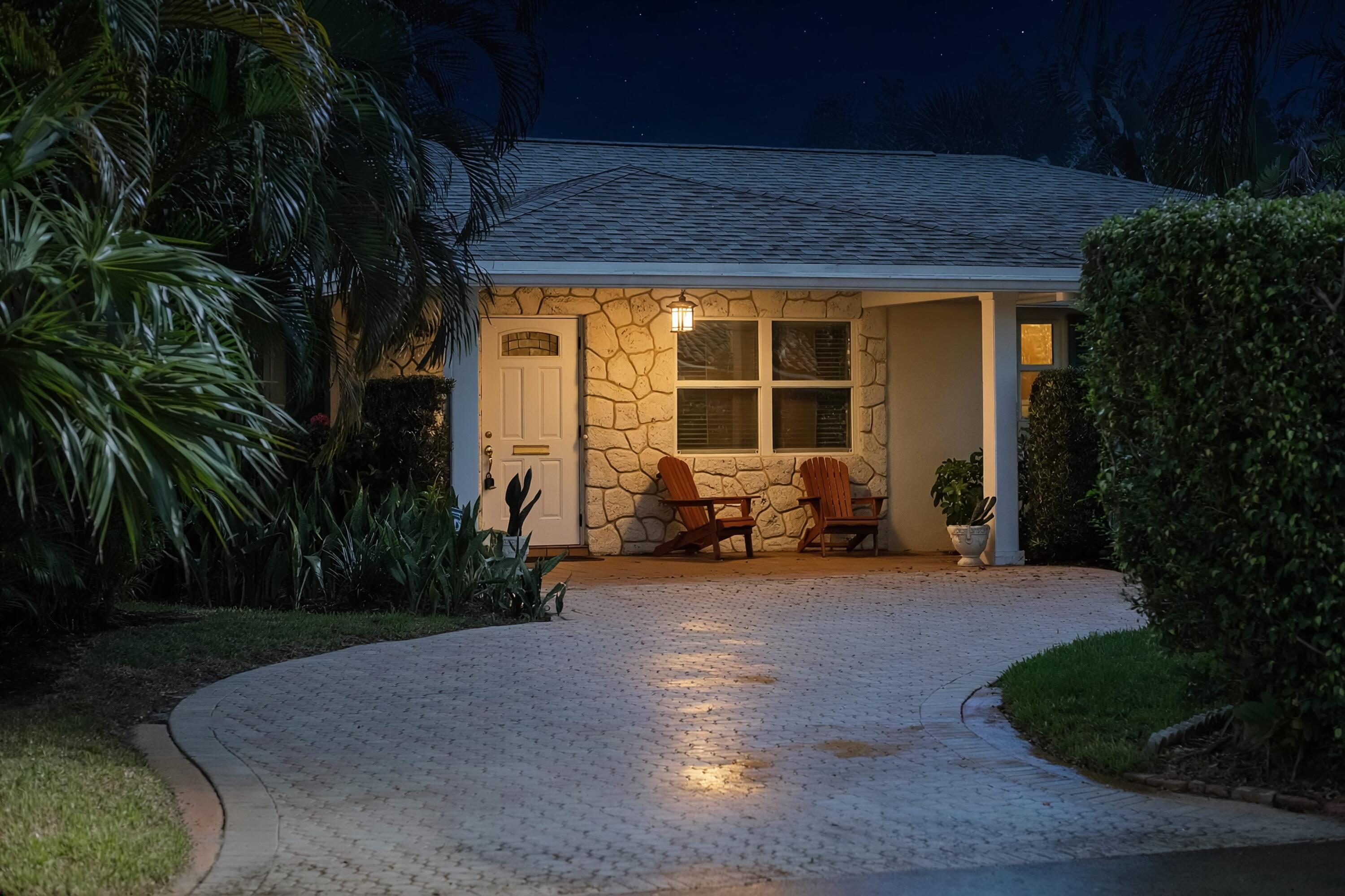 129 Alhambra Place, West Palm Beach FL 33405