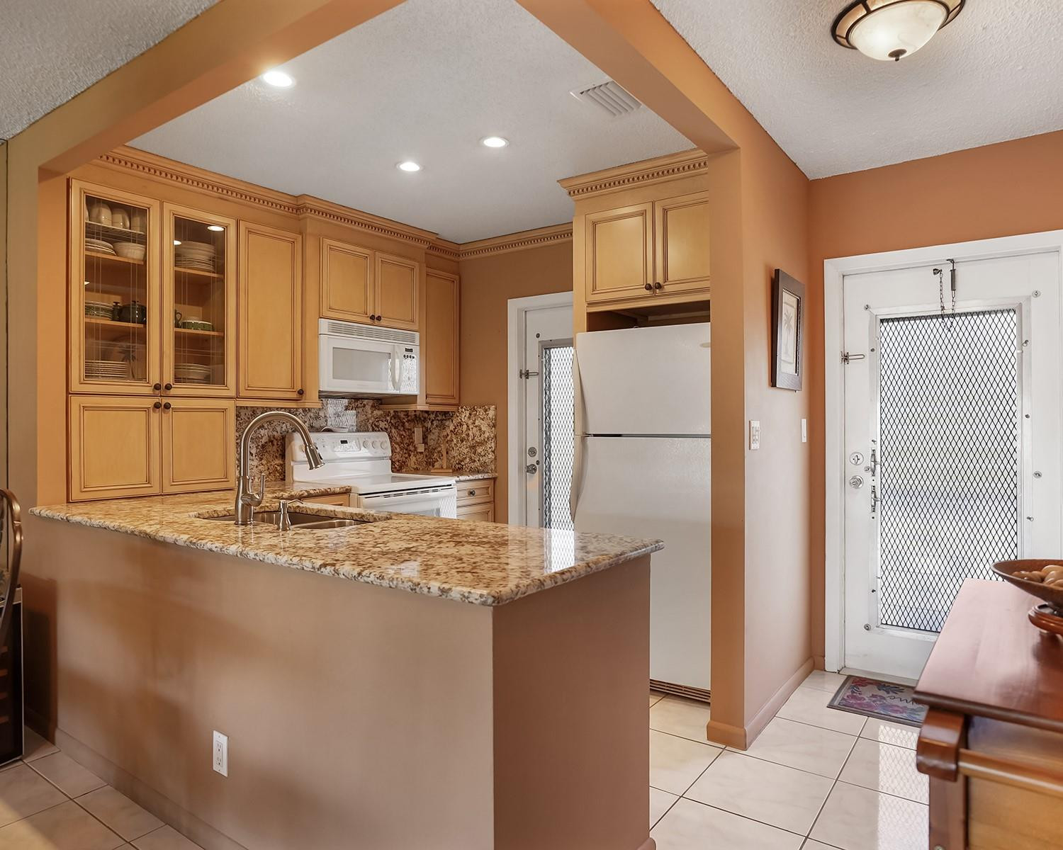 3501 NW 47th Avenue # 503 — Photo 2