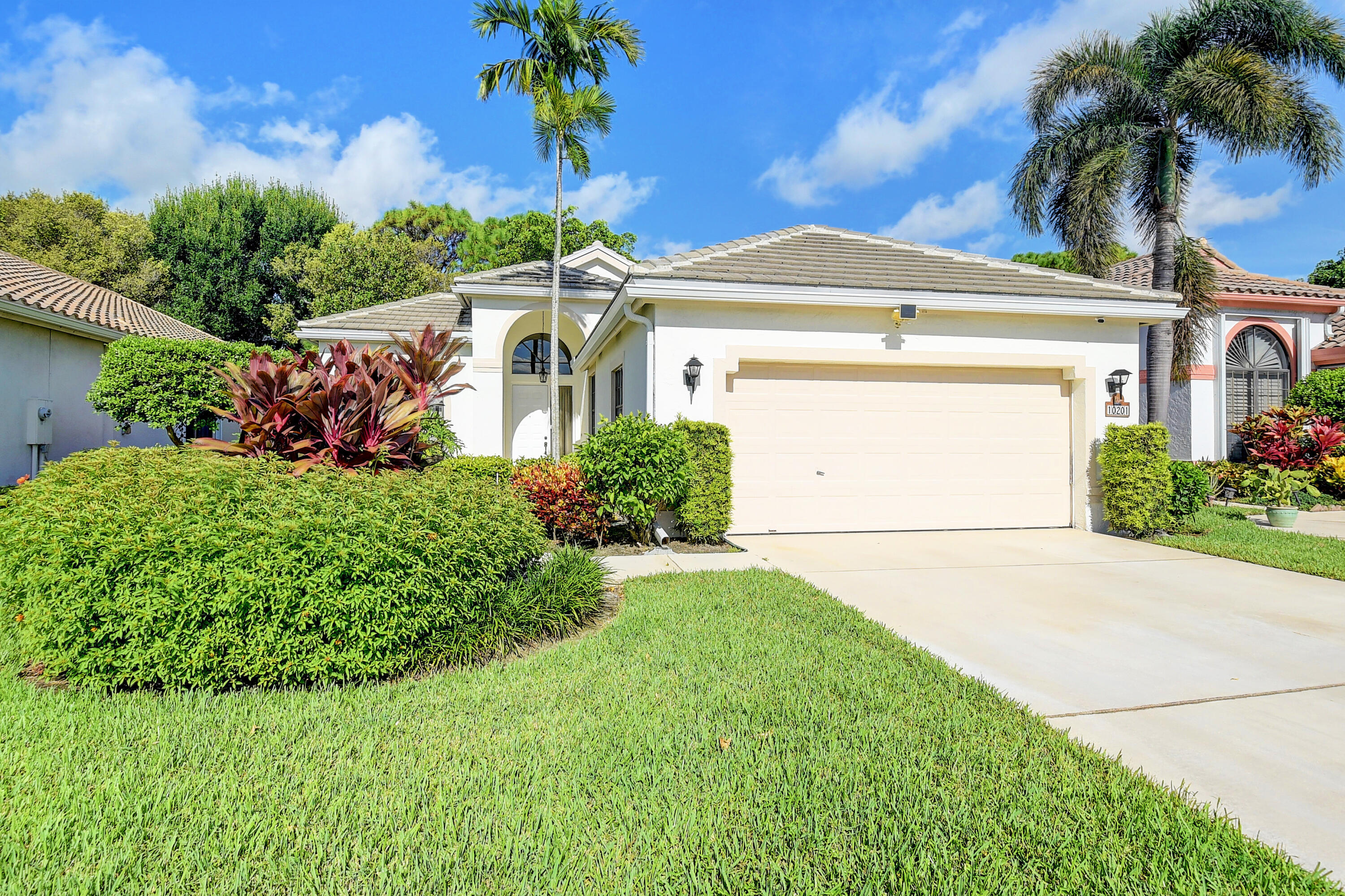 10201 Lexington Lakes Boulevard N, Boynton Beach FL 33436