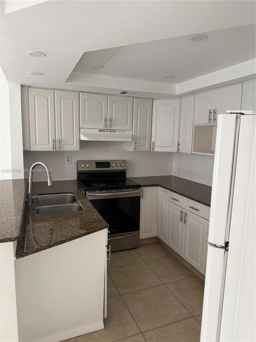 8335 SW 152nd Ave # B412 — Photo 4