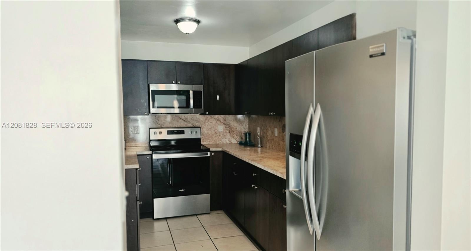 113 NE 12th Ave # 113 — Photo 3