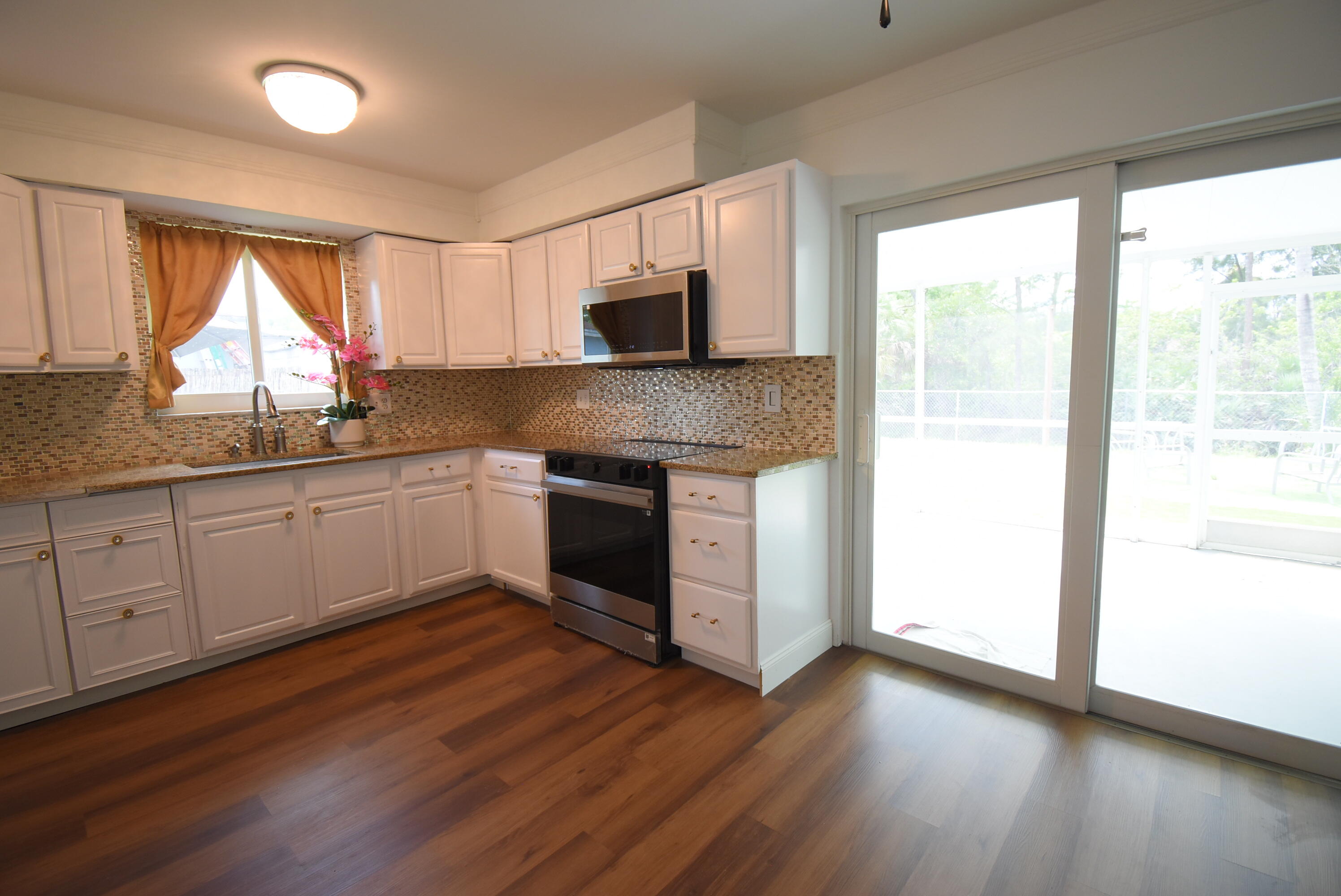 22047 CALDERA Avenue — Photo 4