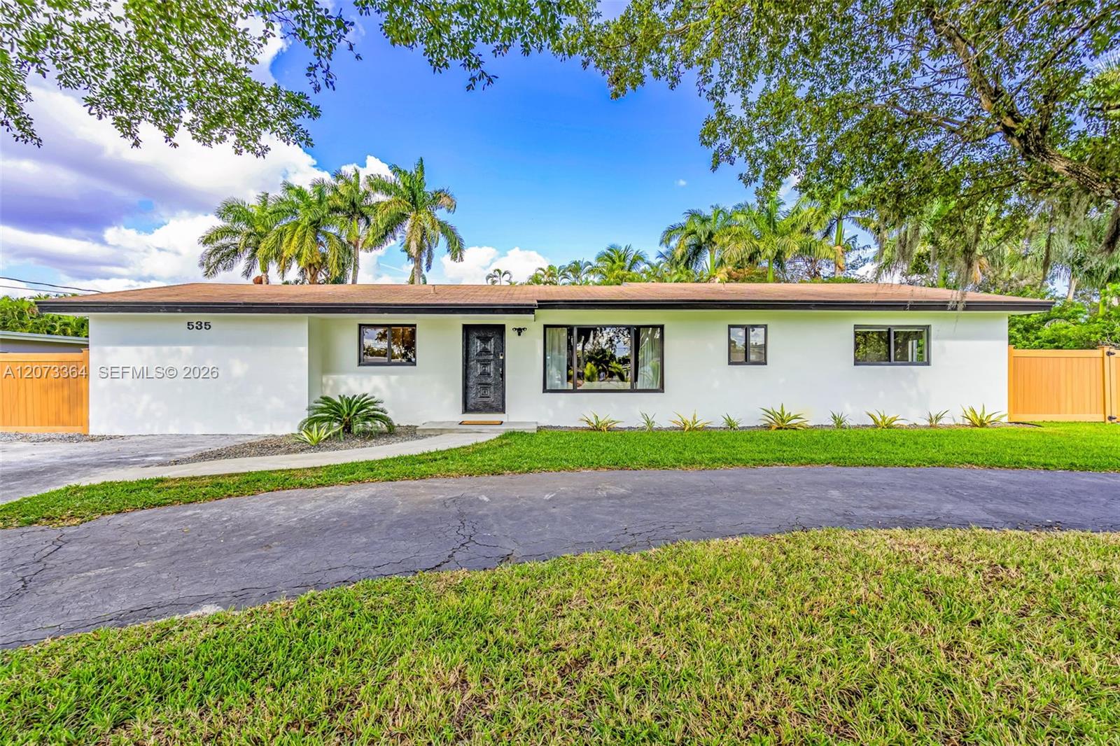 535 N Biscayne River Dr — Photo 2