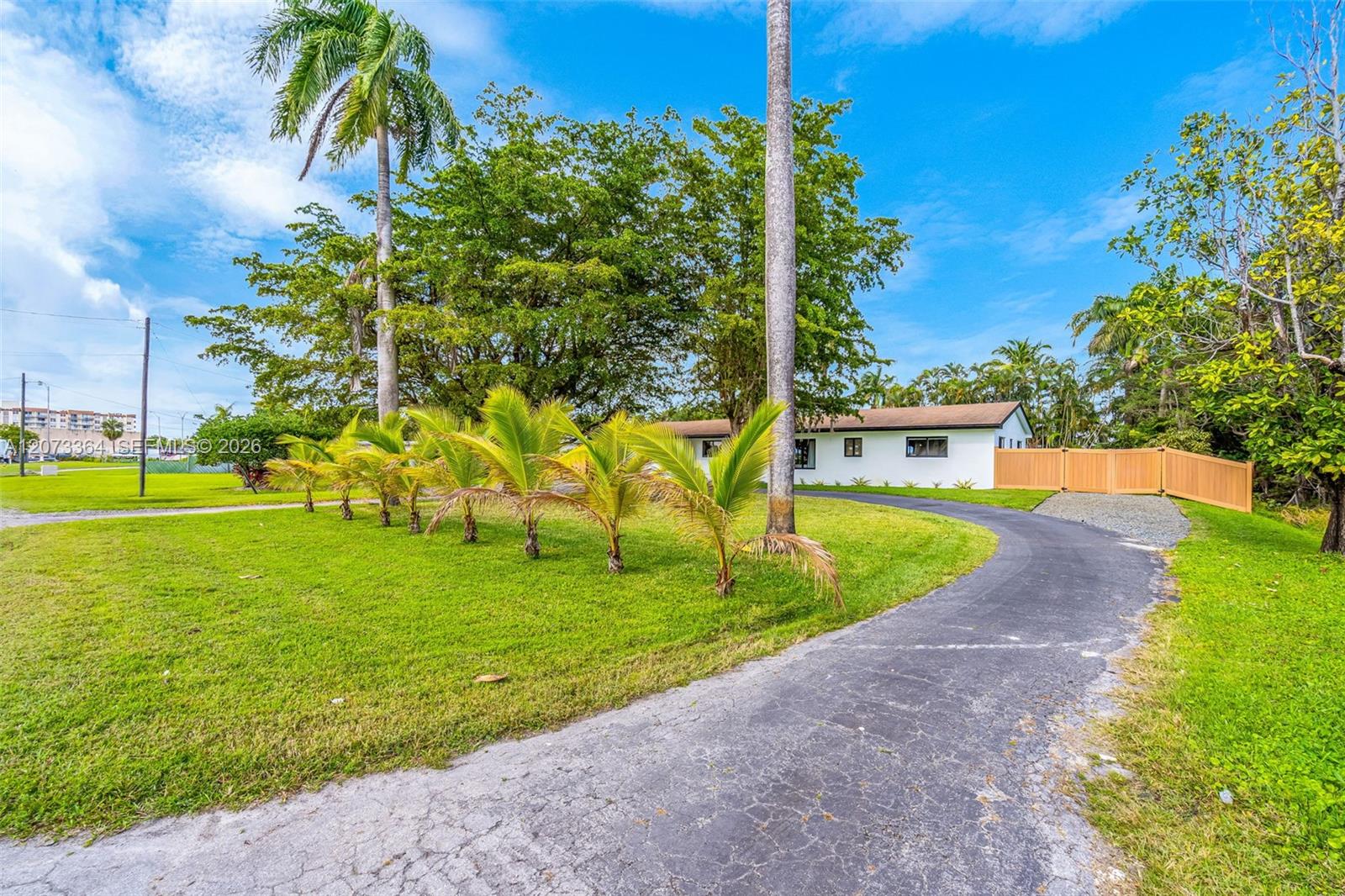 535 N Biscayne River Dr — Photo 4