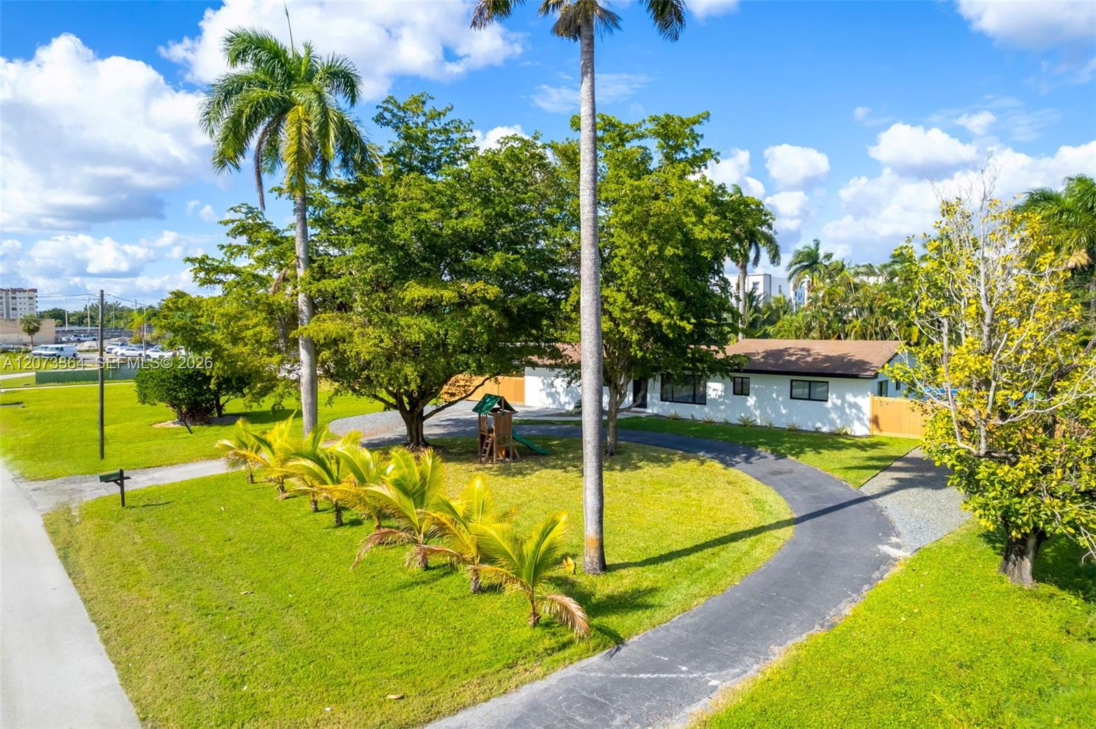 535 N Biscayne River Dr — Photo 5