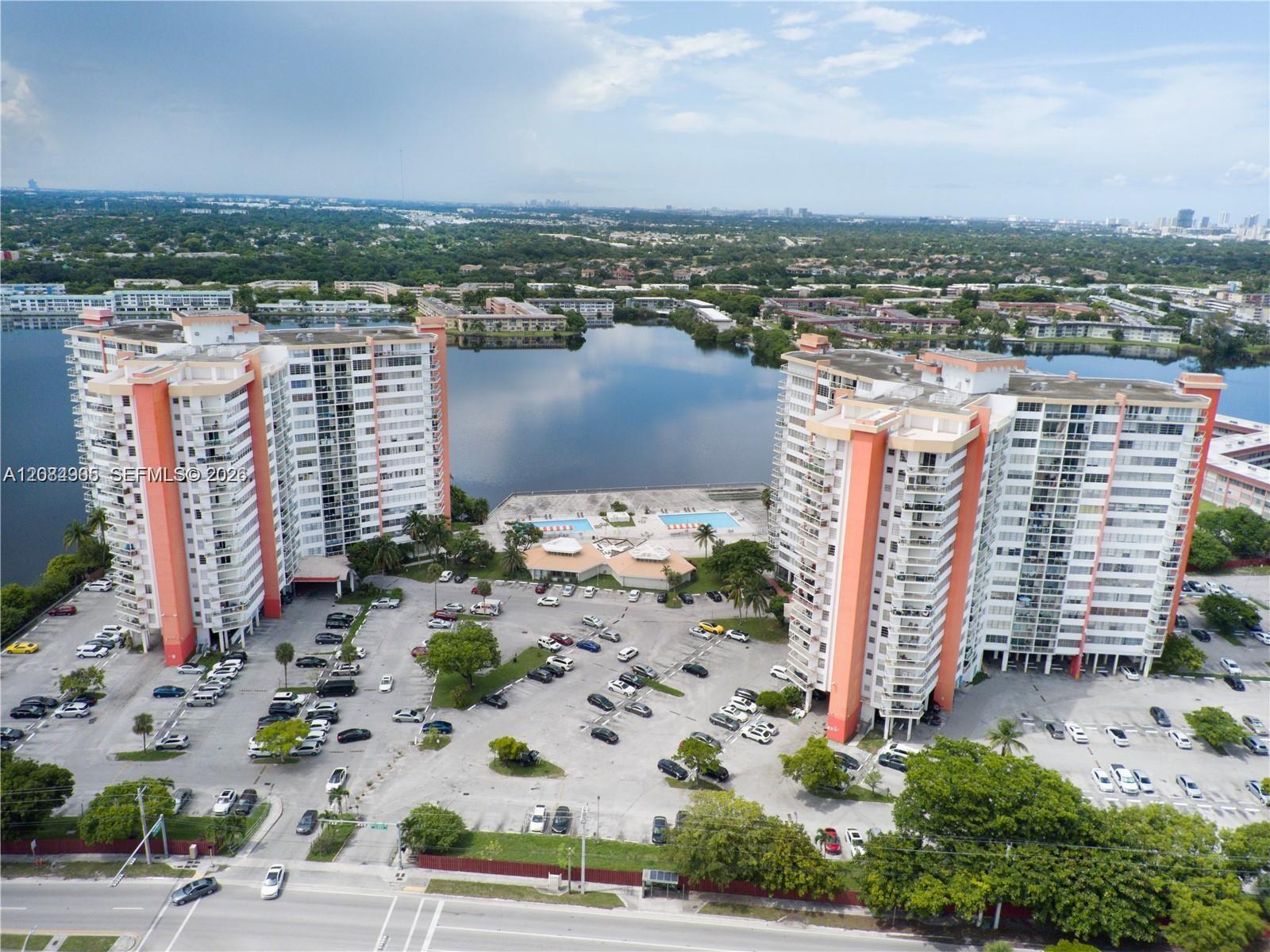1301 NE Miami Gardens Dr # 515W — Photo 3
