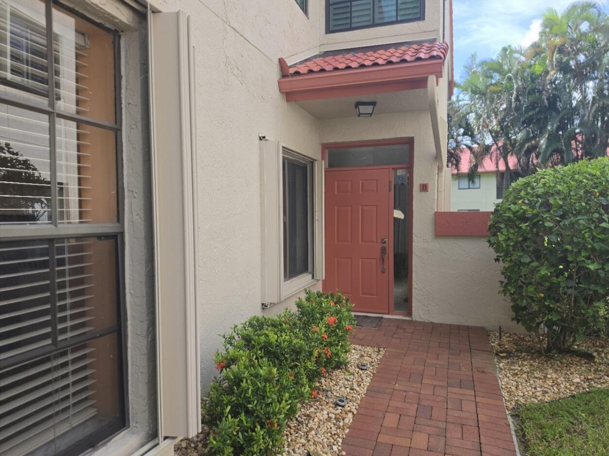 7852 Lexington Club Boulevard # B — Photo 4
