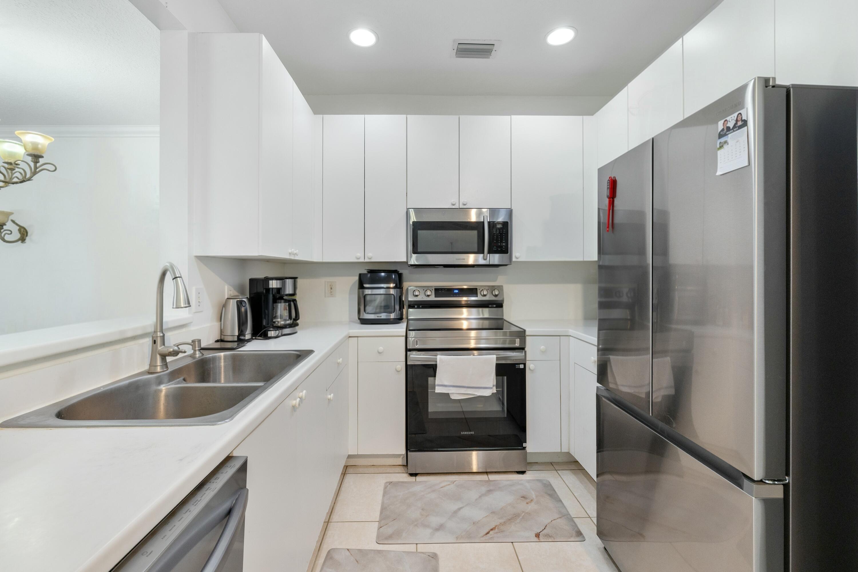 831 NW 130TH Avenue — Photo 3