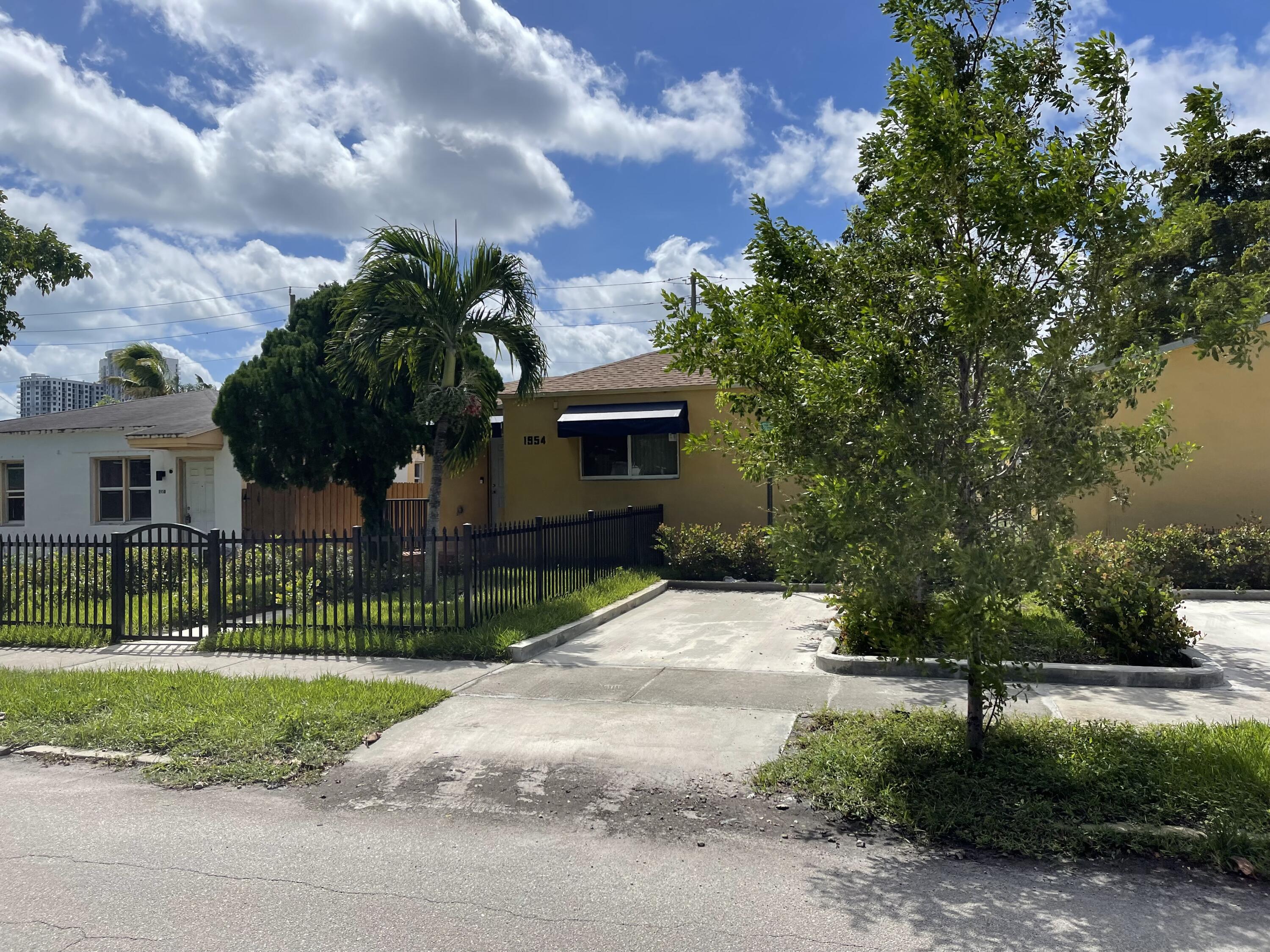 1954 BUCHANAN Street, Hollywood FL 33020