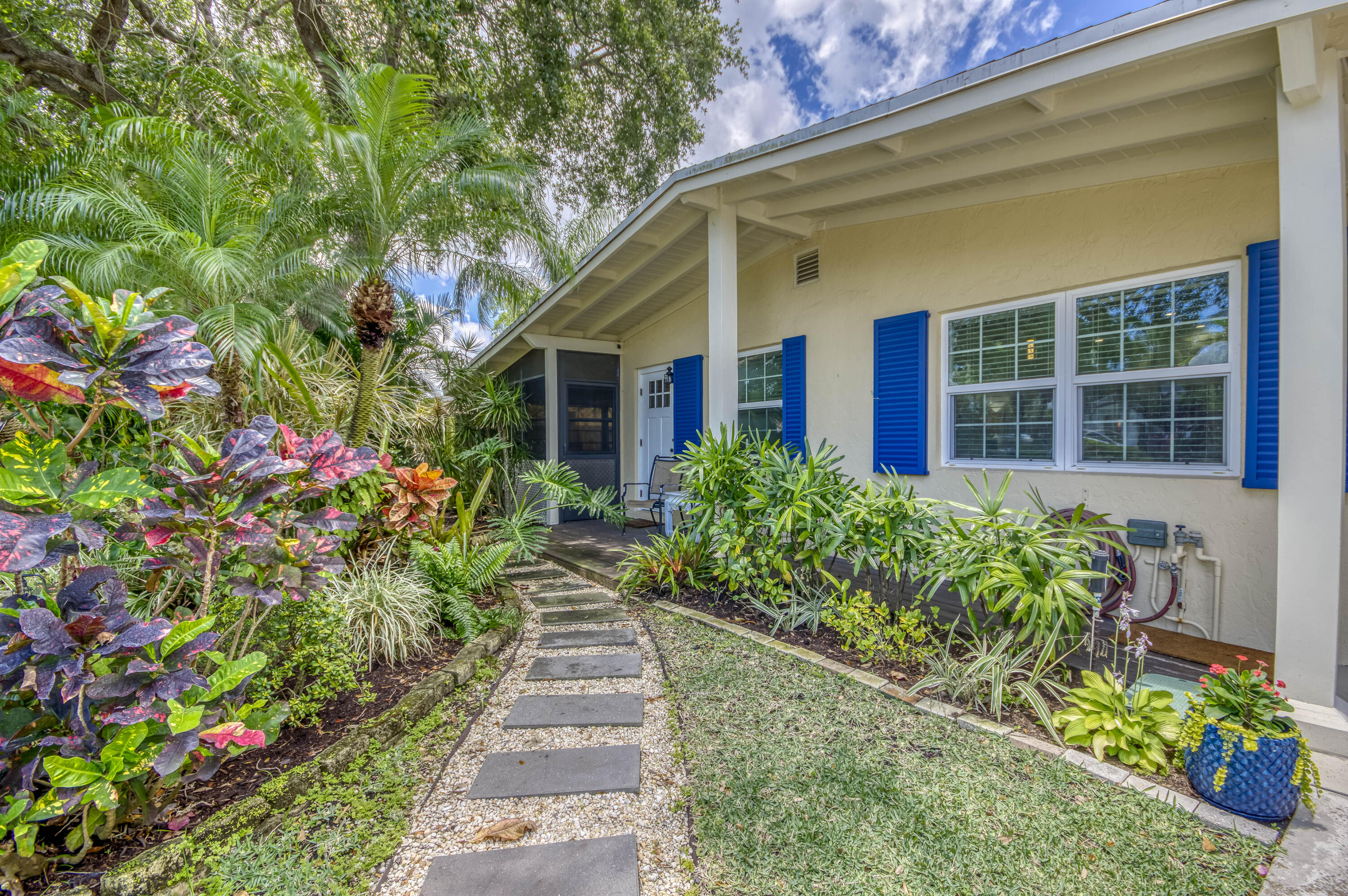 404 S Caloosahatchee Avenue, Jupiter FL 33458