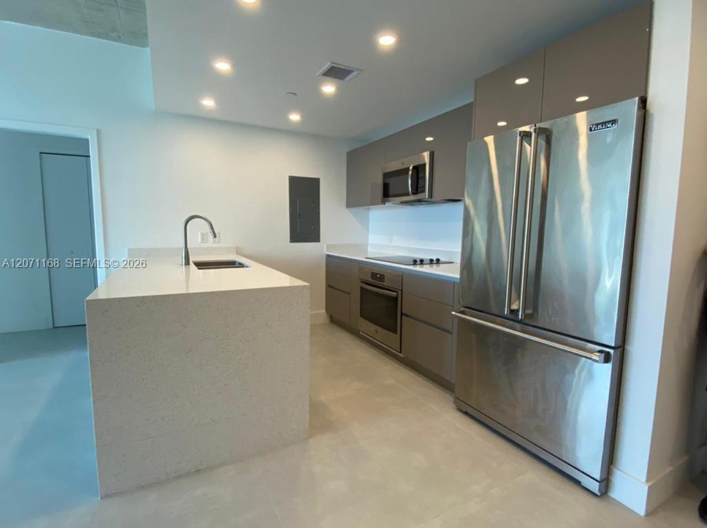 13800 Highland Dr View 3